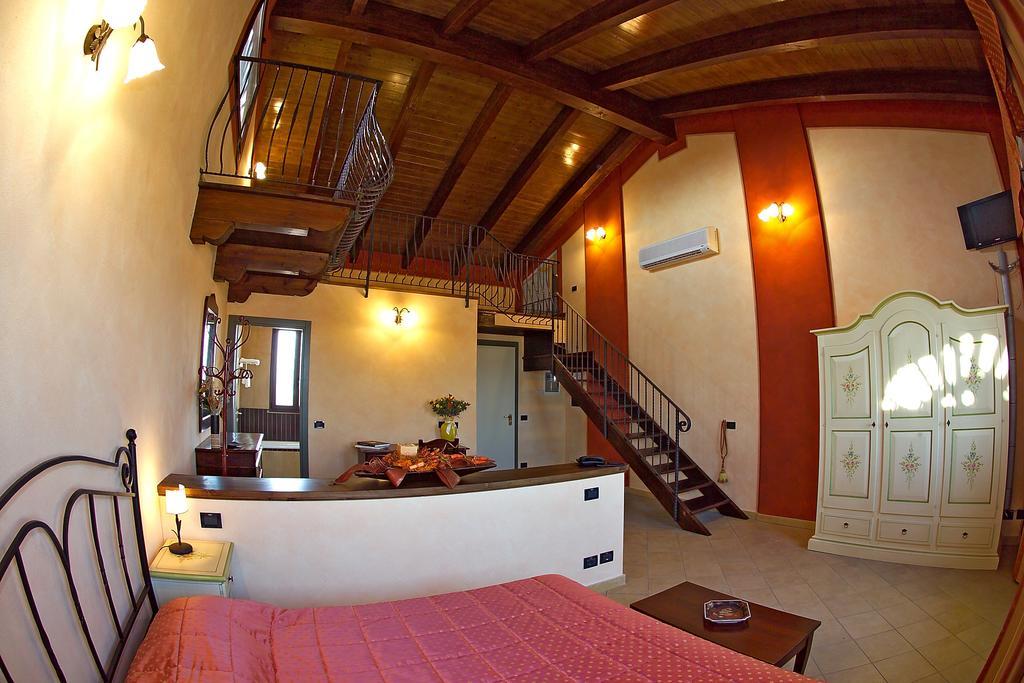 Hotel Del Rio Srl - Ristorante E Azienda Agricola Casinalbo Oda fotoğraf