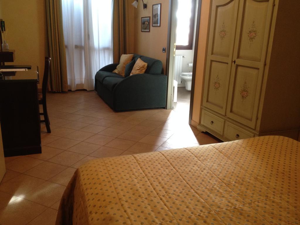 Hotel Del Rio Srl - Ristorante E Azienda Agricola Casinalbo Oda fotoğraf