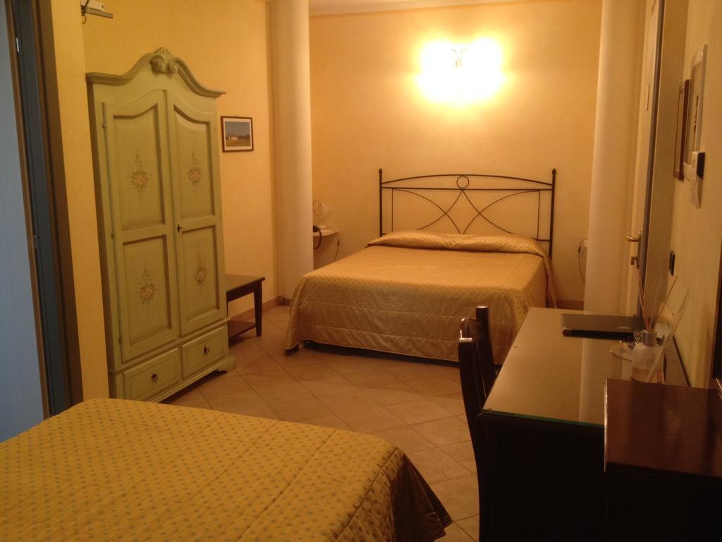 Hotel Del Rio Srl - Ristorante E Azienda Agricola Casinalbo Dış mekan fotoğraf