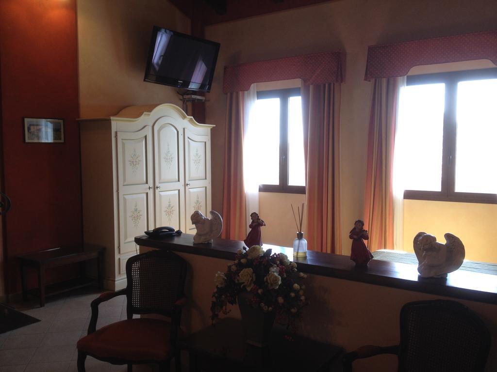 Hotel Del Rio Srl - Ristorante E Azienda Agricola Casinalbo Dış mekan fotoğraf