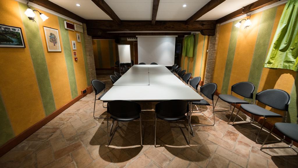 Hotel Del Rio Srl - Ristorante E Azienda Agricola Casinalbo Dış mekan fotoğraf