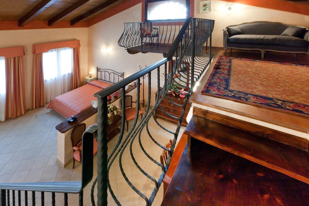 Hotel Del Rio Srl - Ristorante E Azienda Agricola Casinalbo Dış mekan fotoğraf