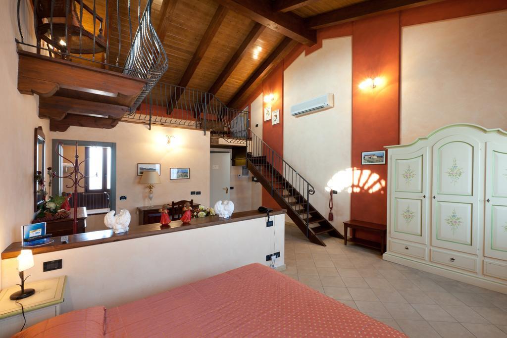 Hotel Del Rio Srl - Ristorante E Azienda Agricola Casinalbo Dış mekan fotoğraf
